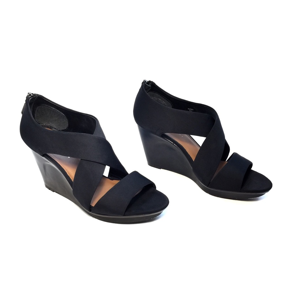 🌹Donald J. Pliner Black Crepe & Patent Wedge Sandal🌹